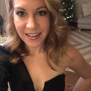 Astr the label black one sleeve sweetheart top